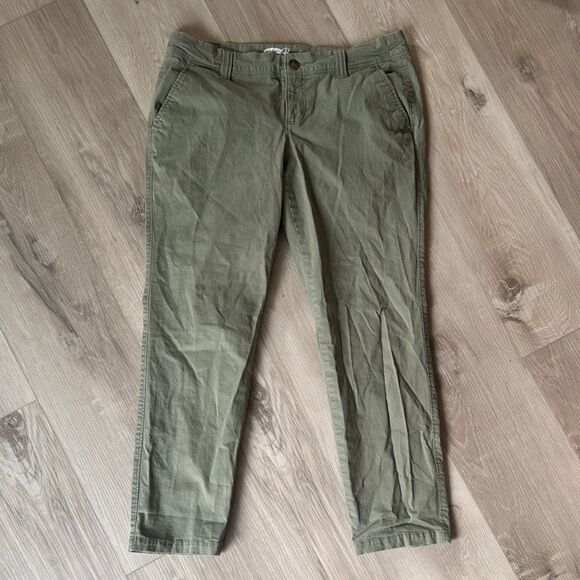 Old Navy Boyfriend Fit Capri Pants Size 6, Olive Green - Picture 1 of 5